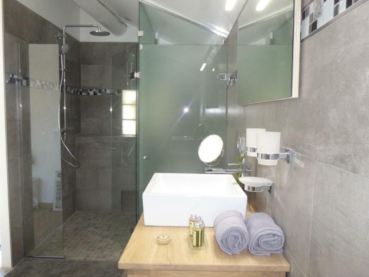 Les Taillades Les Chambres Des Taillades מראה חיצוני תמונה