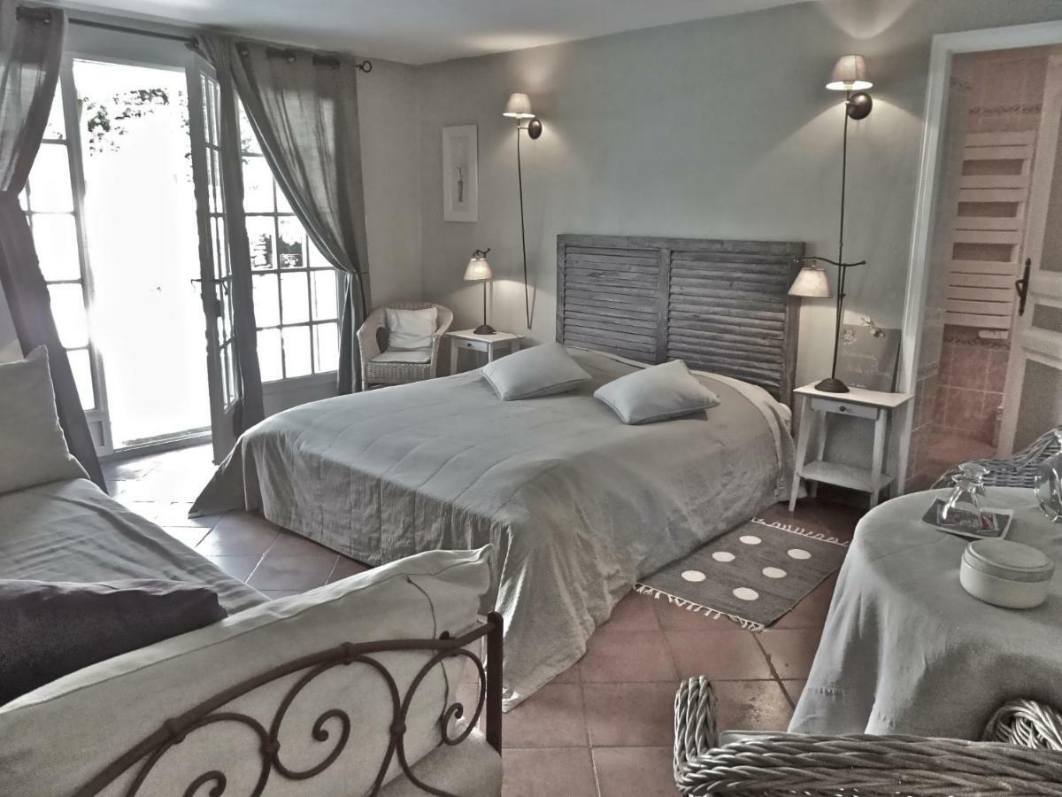 Les Taillades Les Chambres Des Taillades מראה חיצוני תמונה
