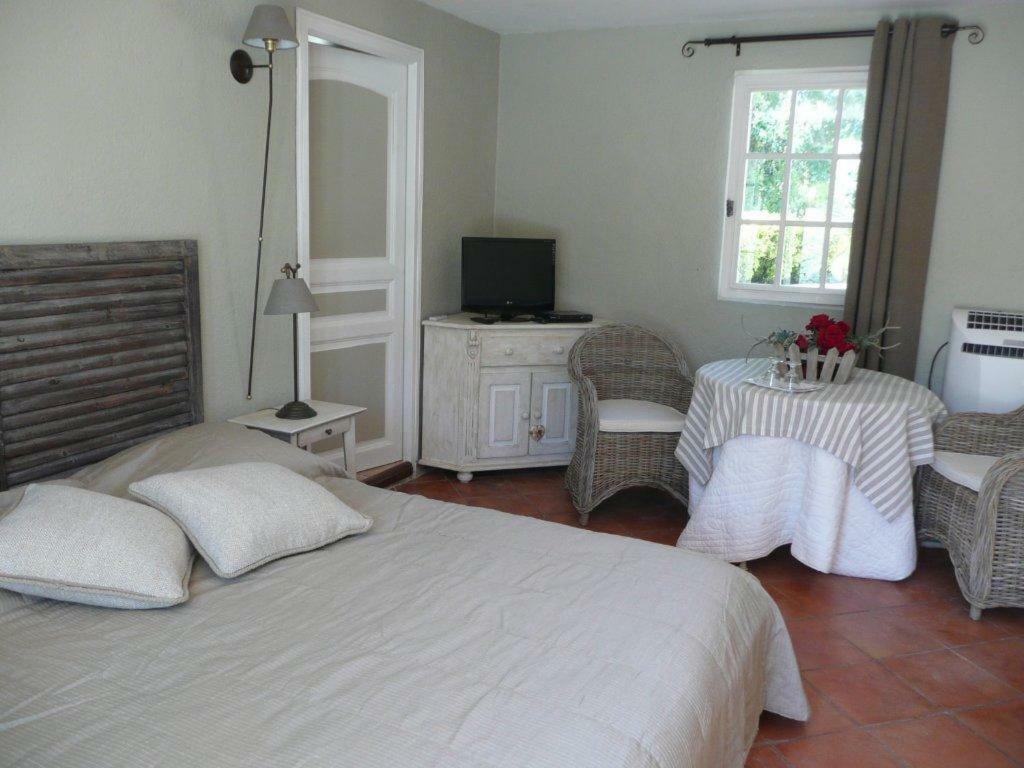 Les Taillades Les Chambres Des Taillades מראה חיצוני תמונה